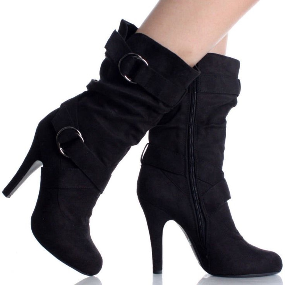✨NEW✨Black Suede Boots